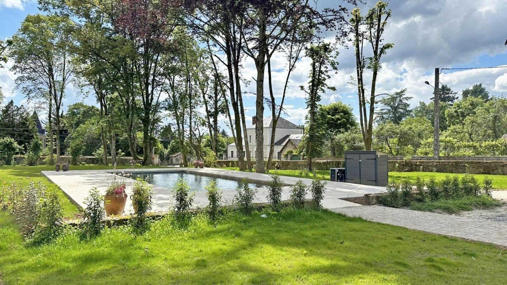 Le Manoir Des Perrieres Bed & Breakfast Rochechouart Exterior photo