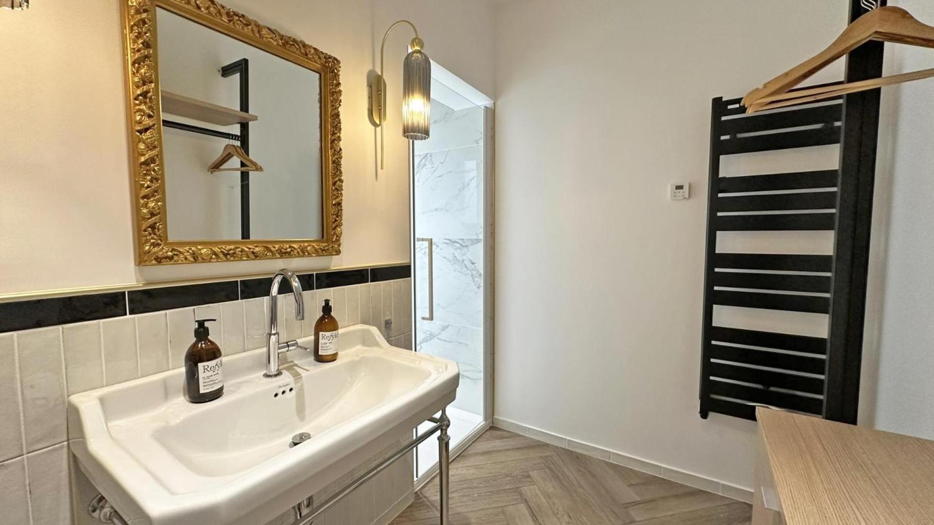 Le Manoir Des Perrieres Bed & Breakfast Rochechouart Exterior photo